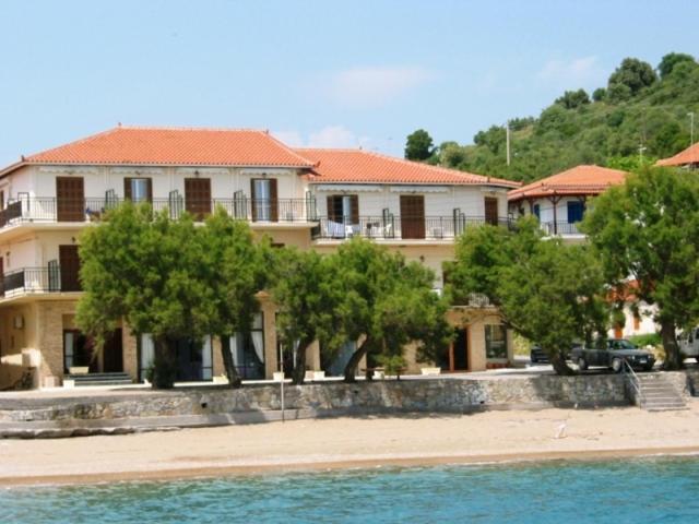 Hotel Korakakis Beach Finikounta Exterior photo